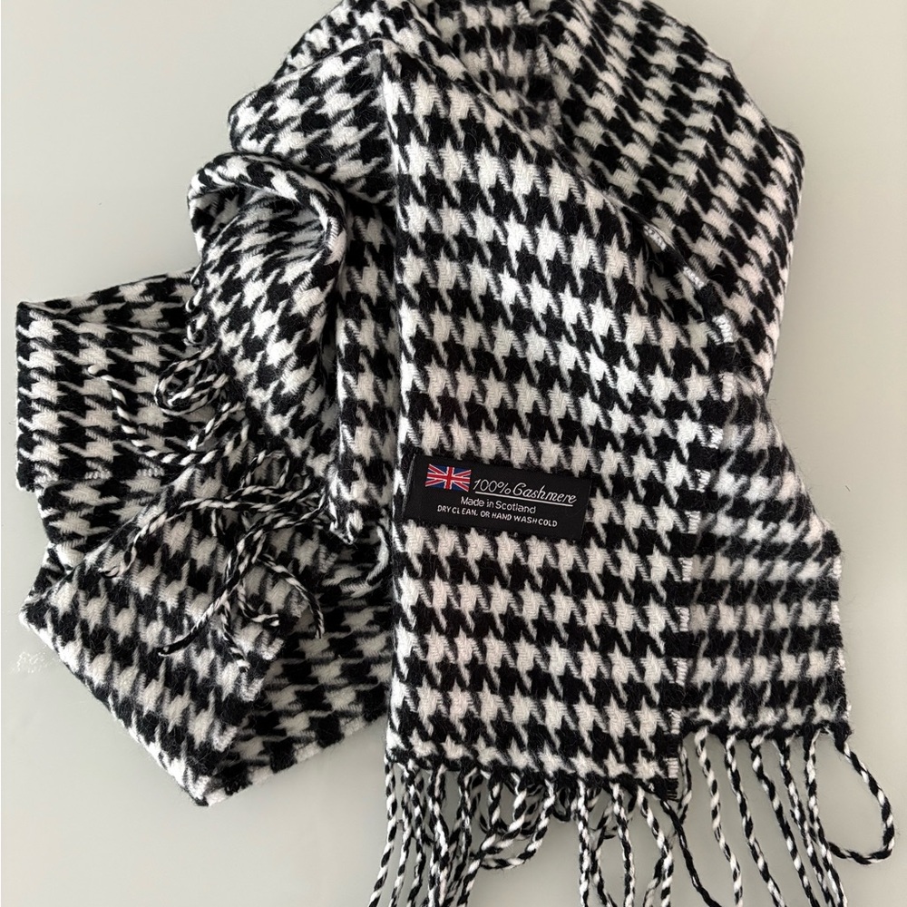 Black and White Houndstooth Scarf